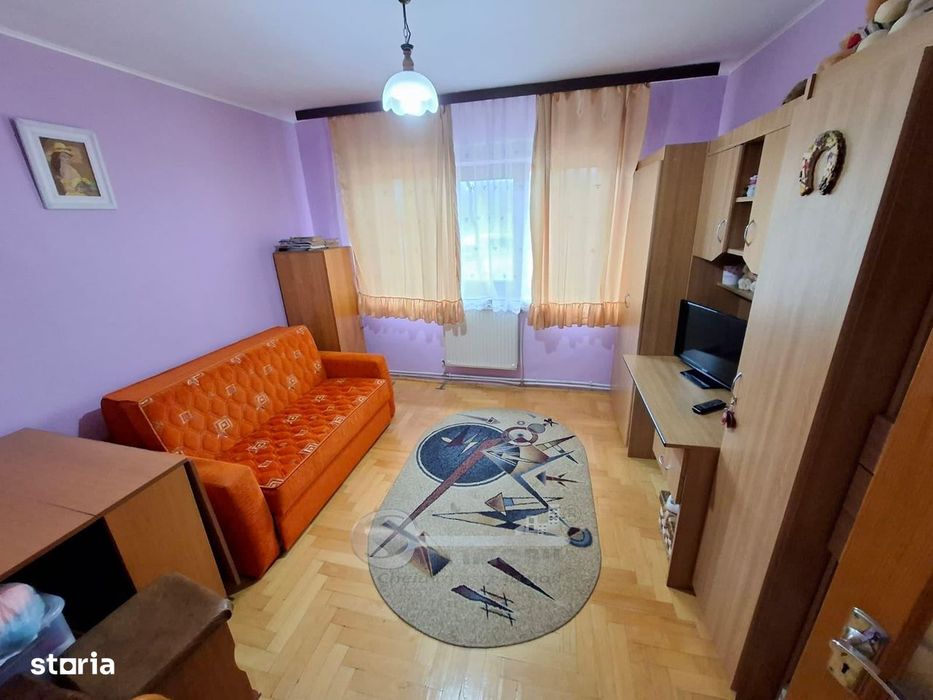 Apartament 3 camere decomandat, Nicolina, baie cu geam