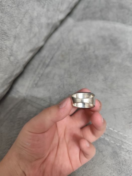 Продам серебренное кольцо 925 пробы