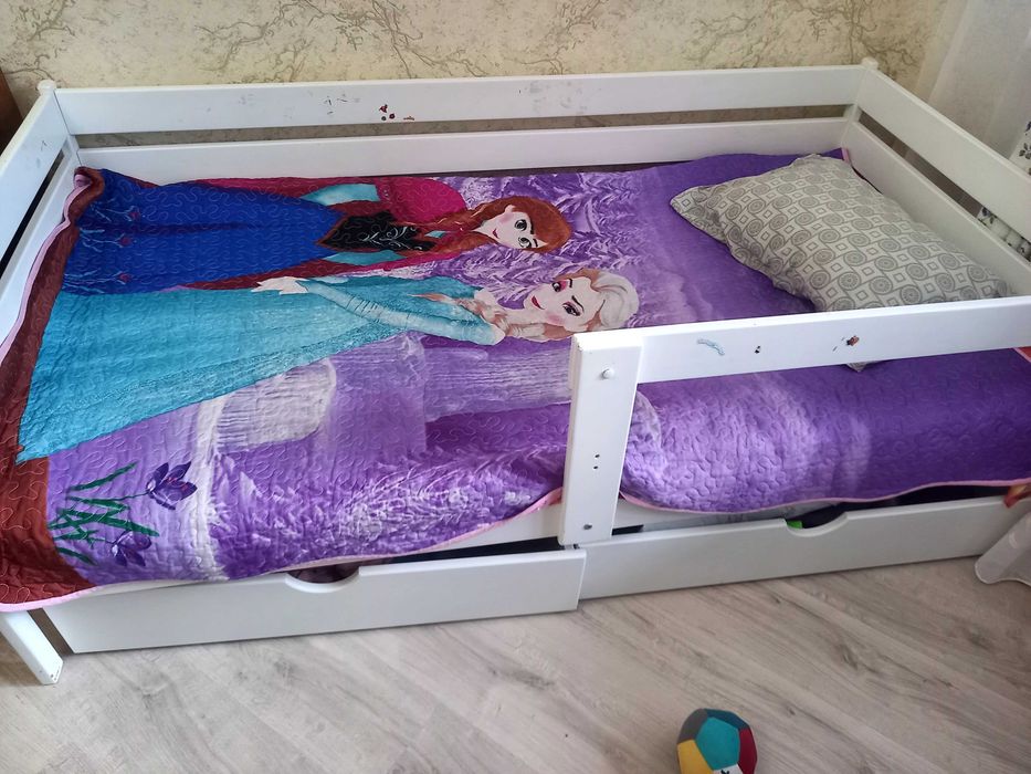 Продам 2 детские кроватки