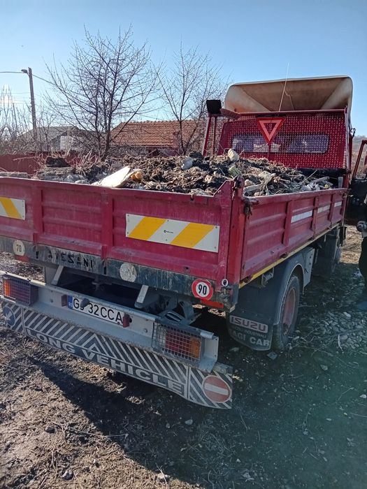 Evacuez si debaraseze moluz