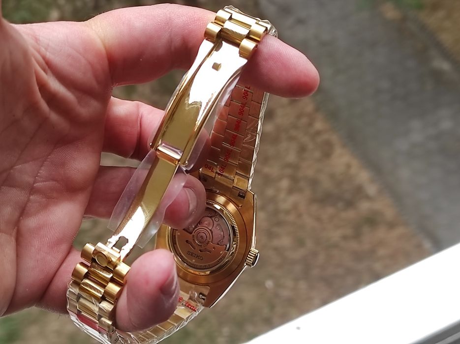 Seiko 5 gold pvd