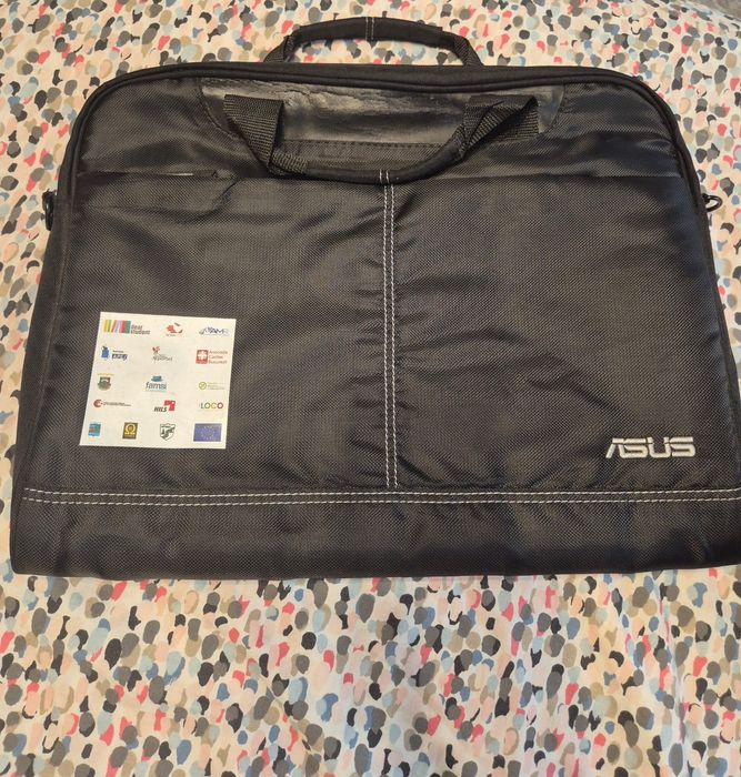 laptop fujitsu + incarcator si geanta