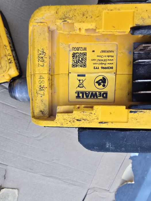 Bormașina dewalt dcd996