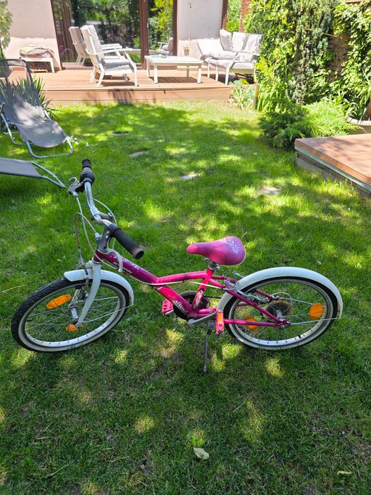 Bicicleta B'Twin cu roți de 20"