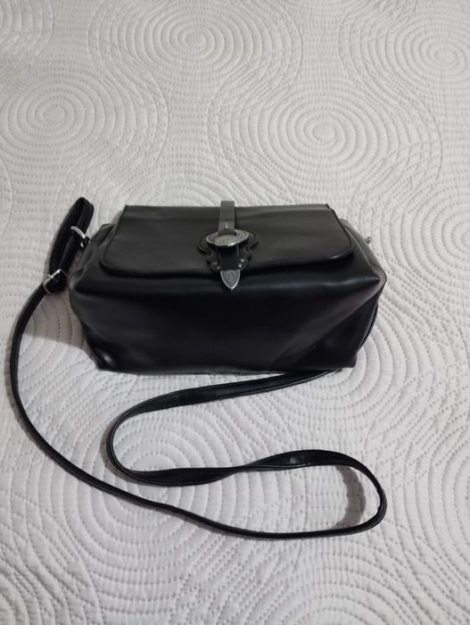 Официална дамска чанта.