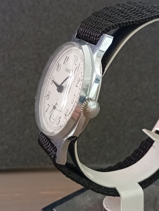 Руски ръчен механичен часовник ПОБЕДА