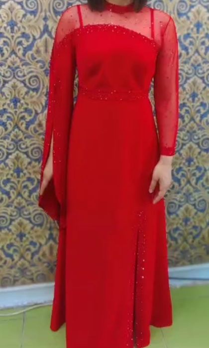 Продаётся красивое красное платье. Одето всего лишь 1 раз