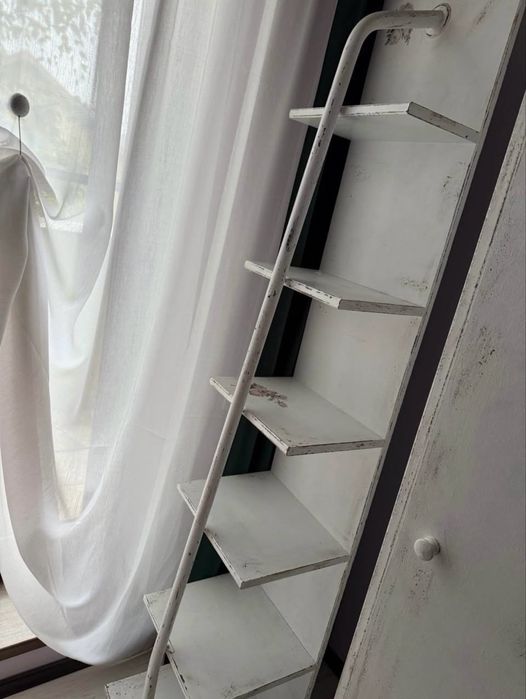 Mobila de lemn masiv reconditionat shabby chic