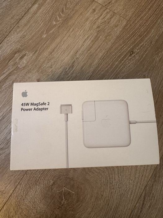 Apple 45W MagSafe 2 адаптер – неизползван