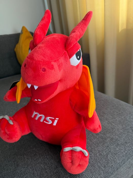 MSI плюшен дракон