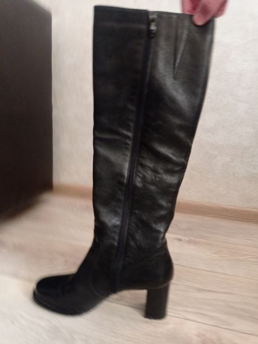 Продам демисезонные сапоги