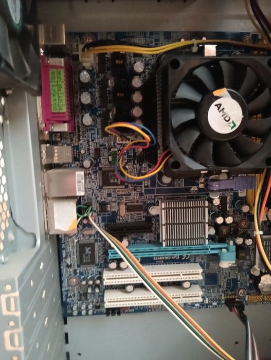 Calculator Desktop Funcțional – AMD, 450W, perfect pentru office / șco