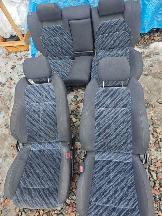 Сиденья  субару легаси б3  комплект