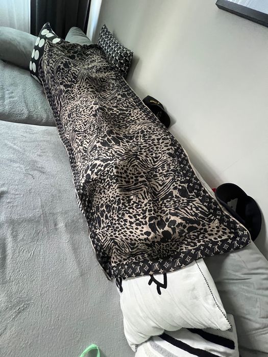 Louis Vuitton дамски шал тип (stole) оригинален