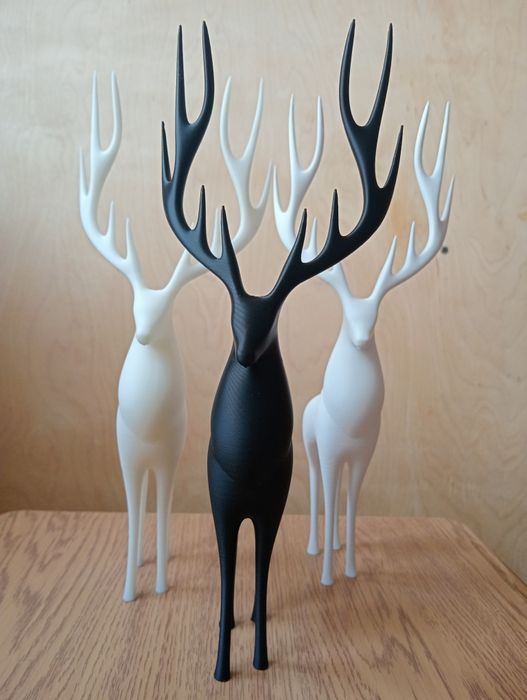 Фигурка Олень белый и чёрный