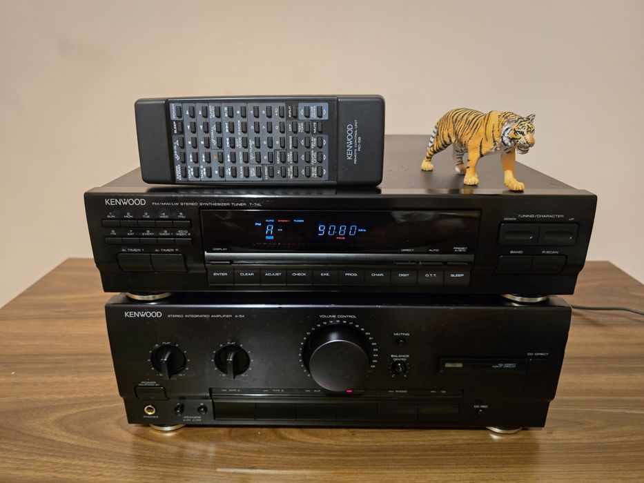 Kenwood A-54. Amplificator și tuner. Cota: L-36 cm. Preț fix !