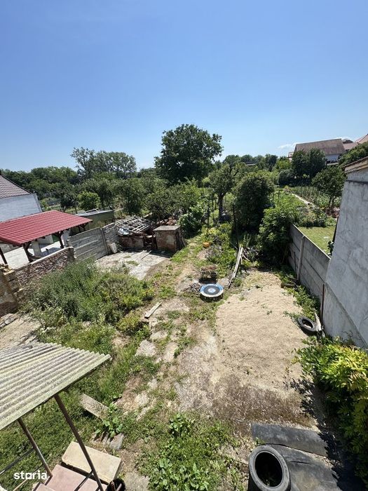Casa P+1 , 5 camere , 8 ari teren , zona Drumul Botizului