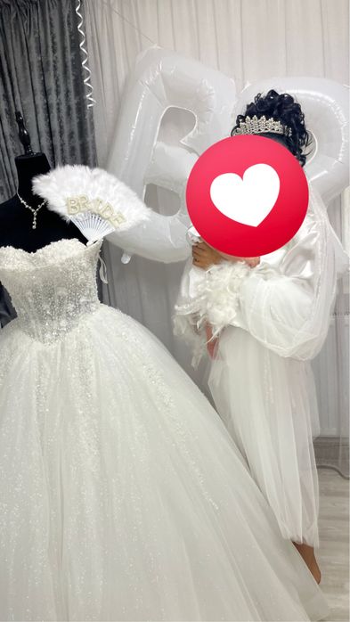 Rochie mireasa +voal+diadema