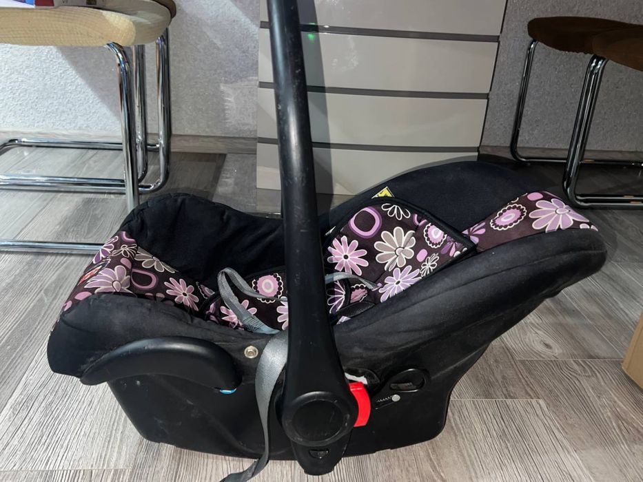 Продавам детско столче за кола.