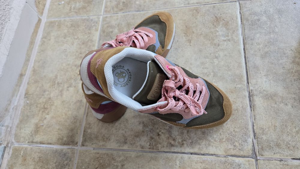 5 чифта обувки за продан 2 чифта  Adidas и 3 чифта Scotch and Soda