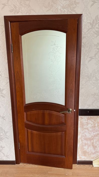 Продам межкомнатные двери, бу