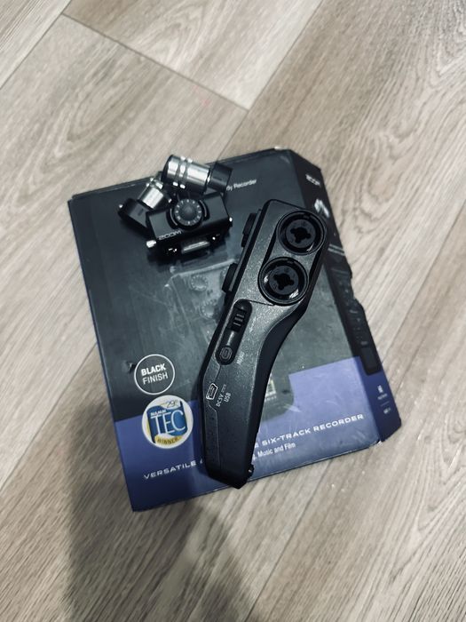 Рекордер zoom H6