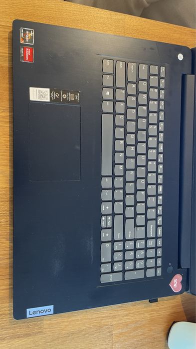 Laptop Lenovo IdeaPad 3 17ALC6 cu procesor AMD Ryzen™ 7 5700U,  17”