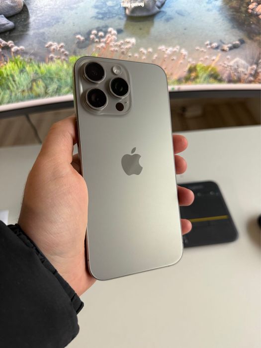 Срочно продам iPhone 15 Pro Max 256gb Titan Silver