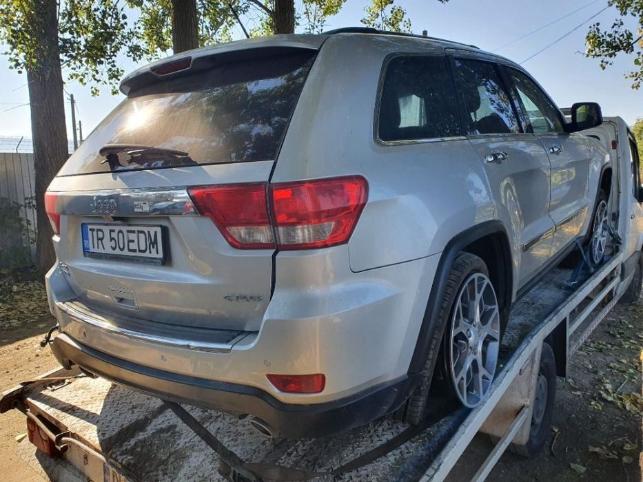 bara fata spate armatura grila capota trager calandru haion  Jeep Grand Cherokee 2 3.0crd dezmembrez