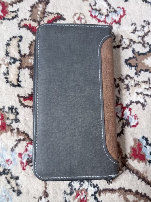 Стильный кошелёк на молнии