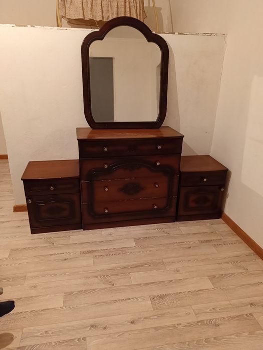 Тумбы,  комод с зеркалом
