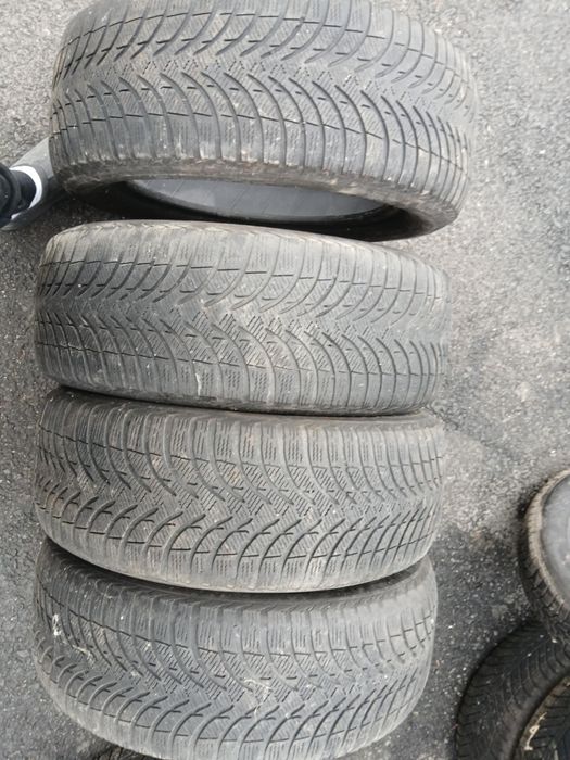 Vând 4 anvelope 225 55 17 M+S