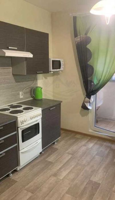 Дава се под наем Едностаен апартамент в Пловдив, Гагарин - 45 кв.м за 219.3 € - Снимка #1