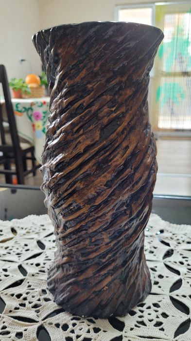 Красива керамична ваза