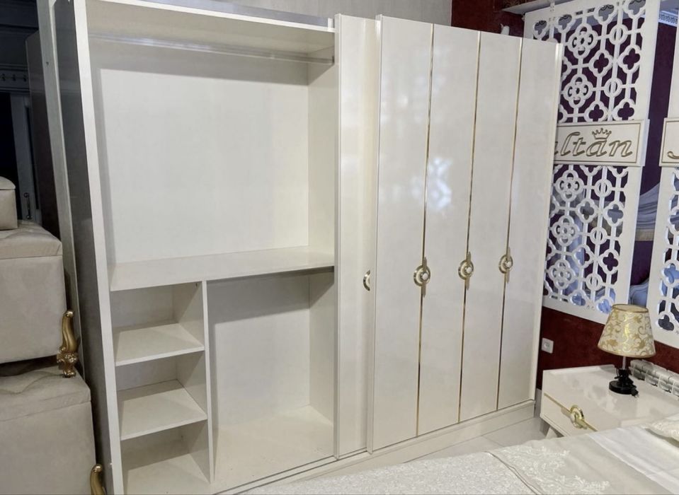 Спальный гарнитур