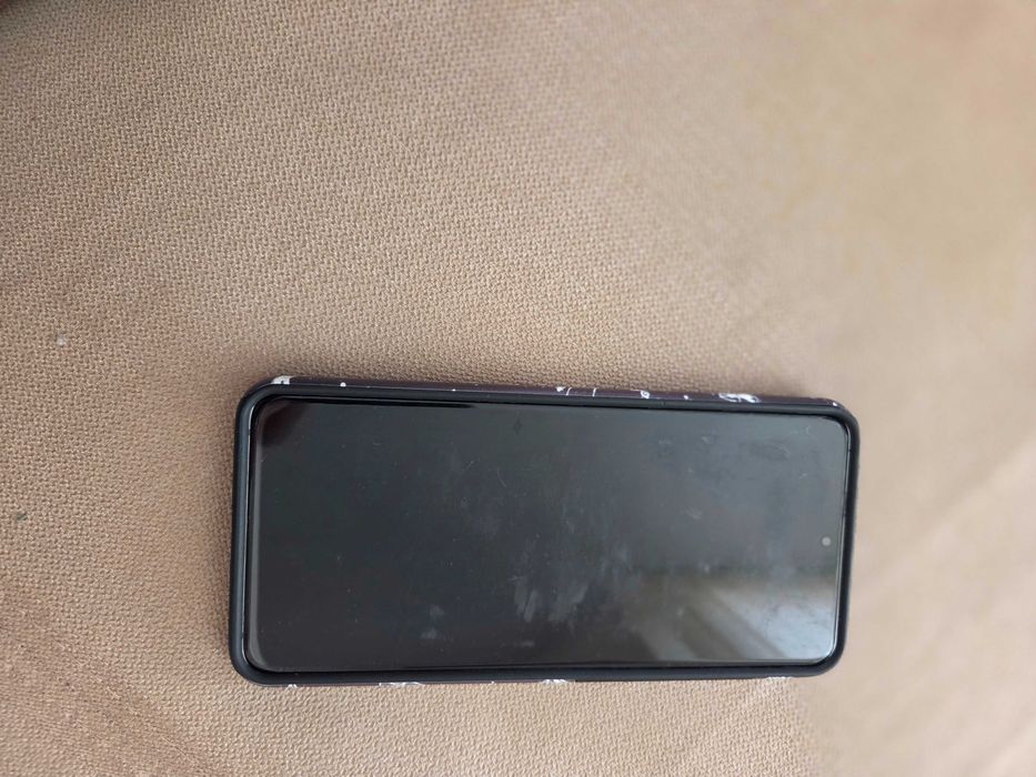 Телефон Samsung Galaxy S20