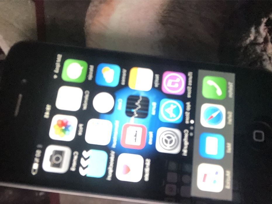 Vand iphone 4 in stare buna