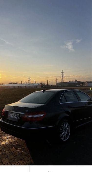 Mercedes E200 / Al doilea proprietar / Cutie Automata / Elegance