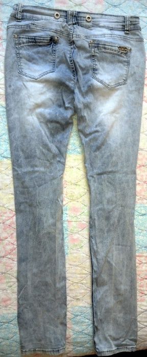 Нови ластични памучни дънки с размери 29/32 и височина 165-174 с