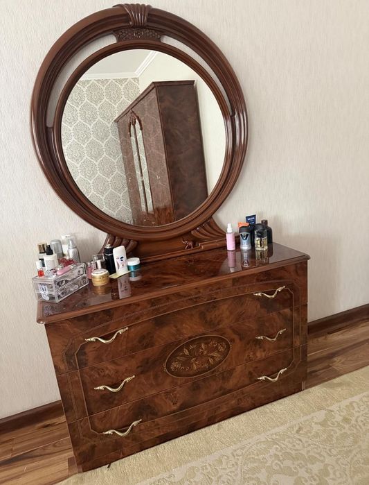 Продам спальный  гарнитур  в отличном