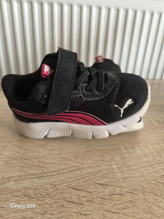 Vand adidași fetite !!