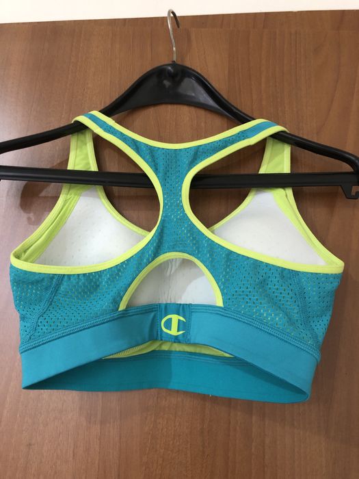 Спортно бюстие