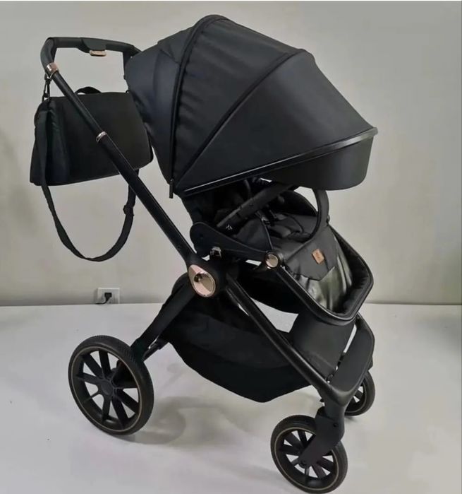 Продам коляску 3 в 1