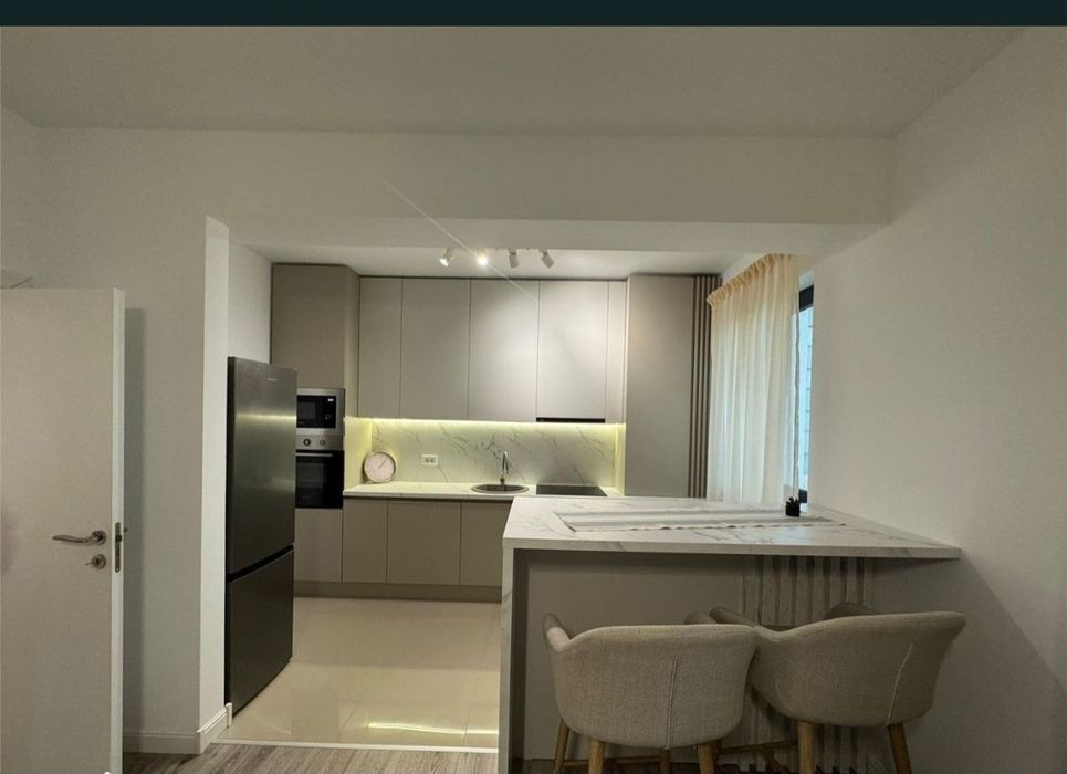 Inchiriem Apartament nou ..2 camere + parcare + boxa