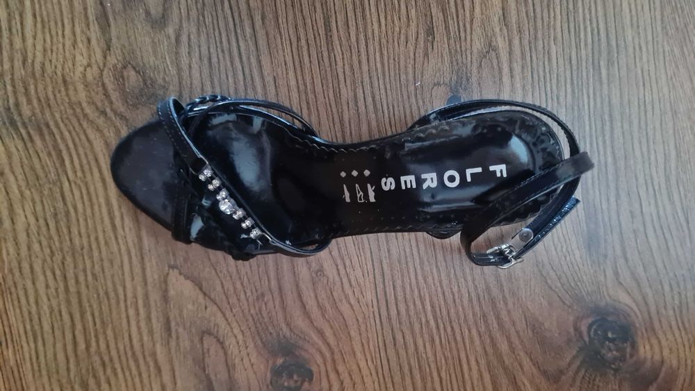 Черни сандали 37 номер