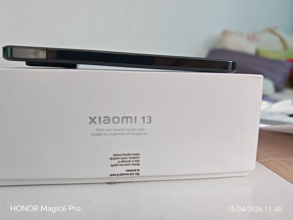 Xiaomi [13], 5G, 256GB памет + 67W бързо зарядно и кейс Nillkin