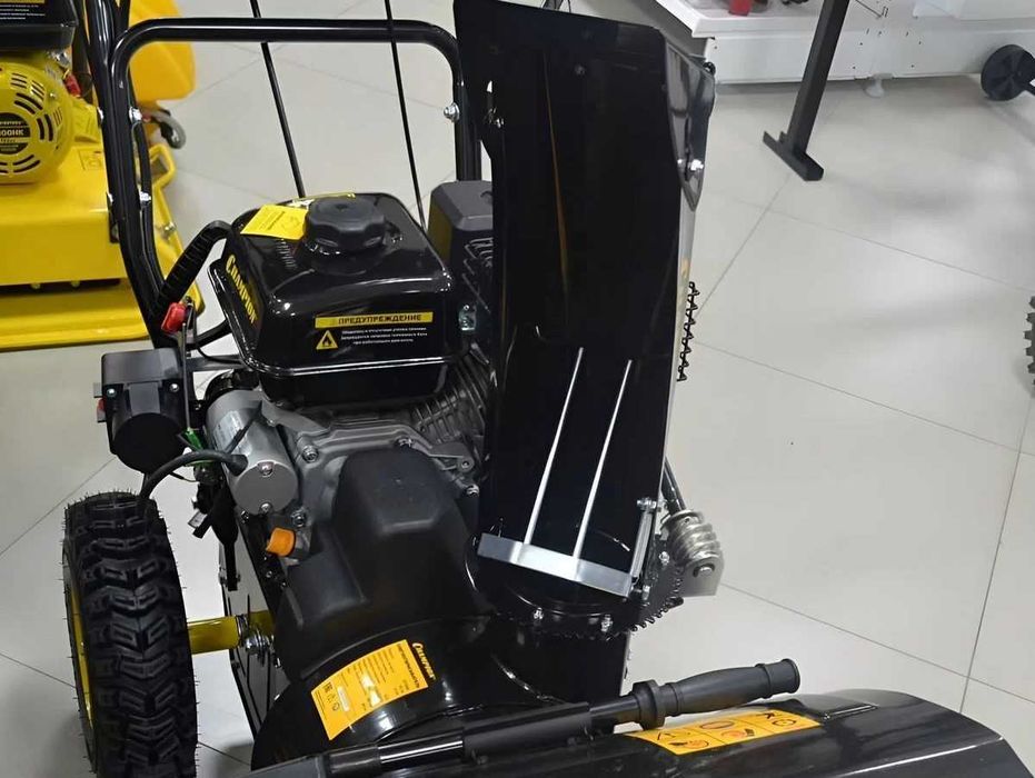 Снегоуборщик Champion ST762E