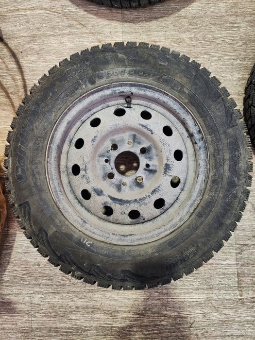 Продам комплект колес 175/70R13.
