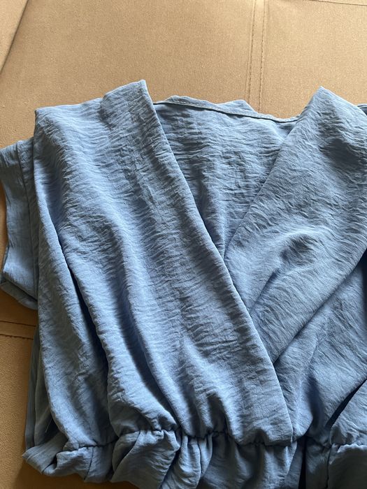 Гащеризон, син с V-образно  деколте и роклички