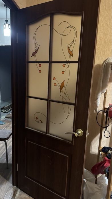 Двери межкомнатные б/у